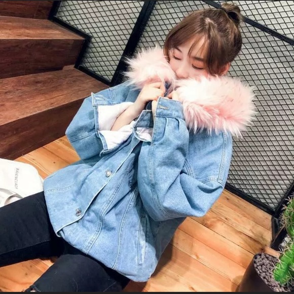 ✨MORE SIZES✨ Pink Faux Fur Trimmed Jean Jacket - Picture 5 of 14